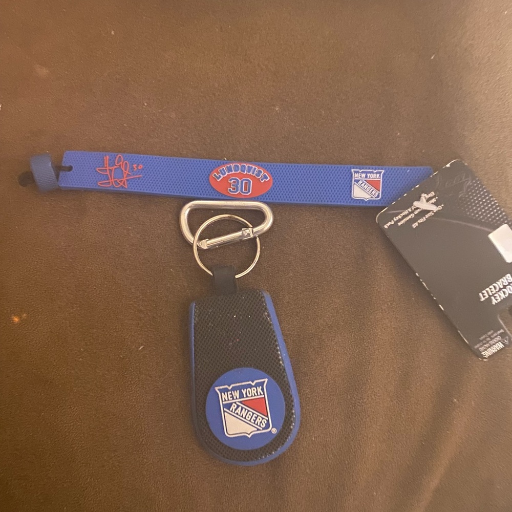 New York Rangers Blue Keychain and Lanyard Set